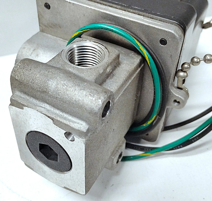 Parker CWJ13701 120 V AC VAC-150 psi Pneumatic Solenoid Valve w/ 3/8 in Ports