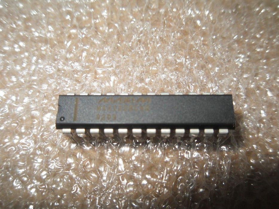 6 Maxim Max122BCNG Analog To Digital Converters