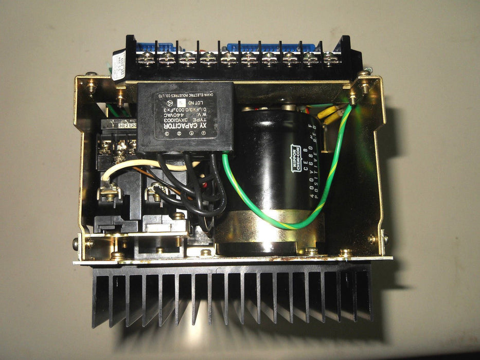Yaskawa CACR-SR 03SZ1SSY223 Servo Control Drive