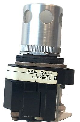 Allen-Bradley 800T-PA16XD1 120 VAC Oiltight Illuminated Pilot Control Pushbutton