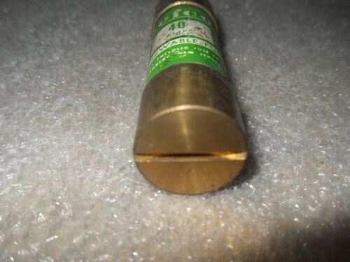 1 LOT OF 6 CEFCO B91-02 RENEWABLE 40A FUSES