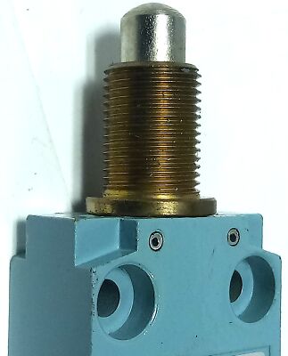 Telemecanique XCM-F110 240 V AC 1.5 A Plunger Limit Switch in Type 4 Enclosure