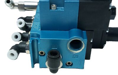 MAC Valve 24 V DC VAC-125 psi Valve Assembly w/ Four 45A-LAC-DDAJ-2KJ