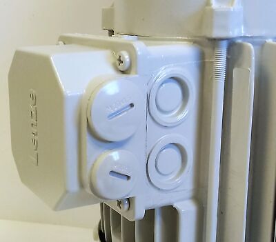 Lenze Americas GKR03-2M-VBR 071C32 230-480V 3-Phase Gearmotor