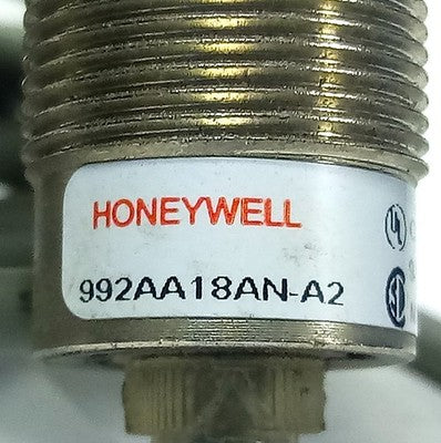 Honeywell 992AA18AN-A2 9-30 V DC Proximity Sensor
